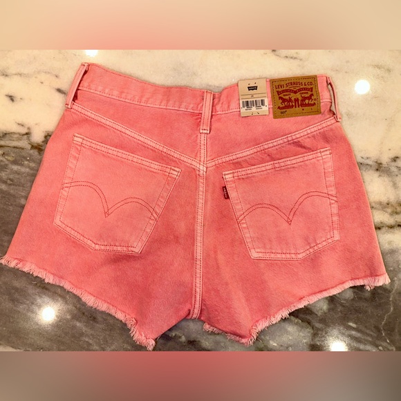 Pink Levi Denim Shorts NWT Frayed - Picture 4 of 5